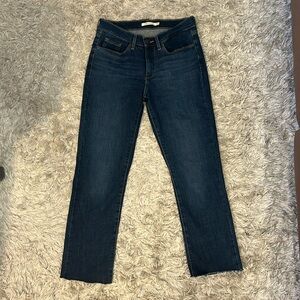 Levi’s denim. Classic straight. Size 27